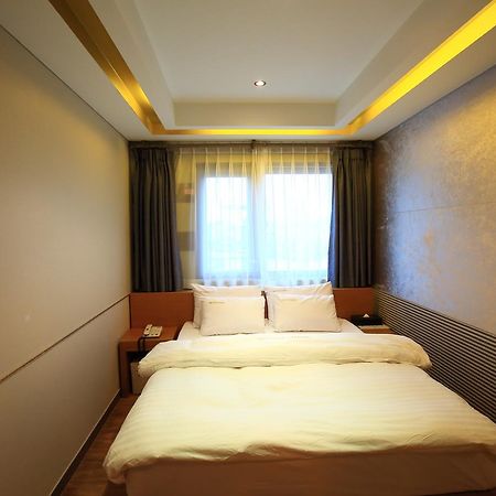 Gallery Tourist Hotel Tongyeong Exterior photo