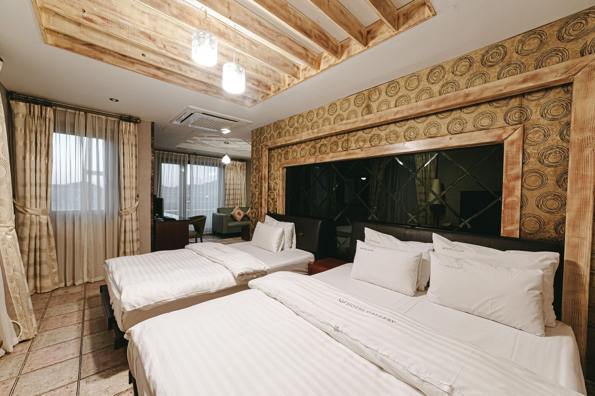 Gallery Tourist Hotel Tongyeong Exterior photo