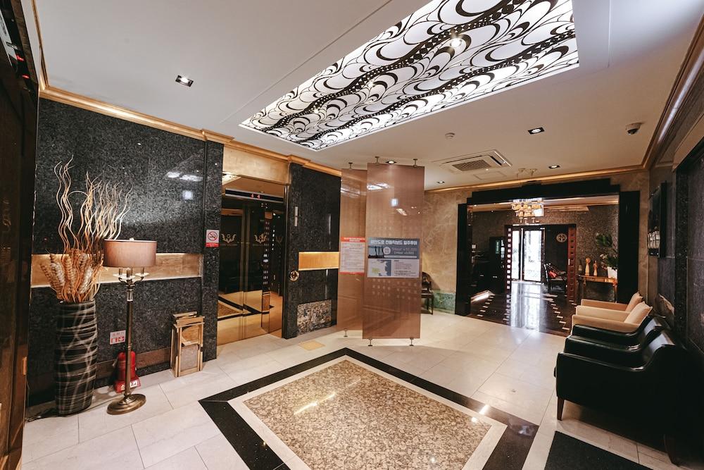 Gallery Tourist Hotel Tongyeong Exterior photo