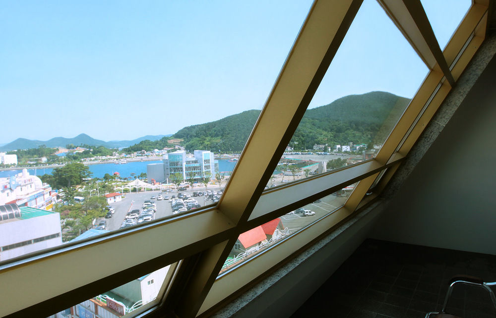 Gallery Tourist Hotel Tongyeong Exterior photo