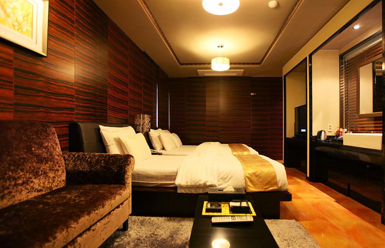 Gallery Tourist Hotel Tongyeong Exterior photo